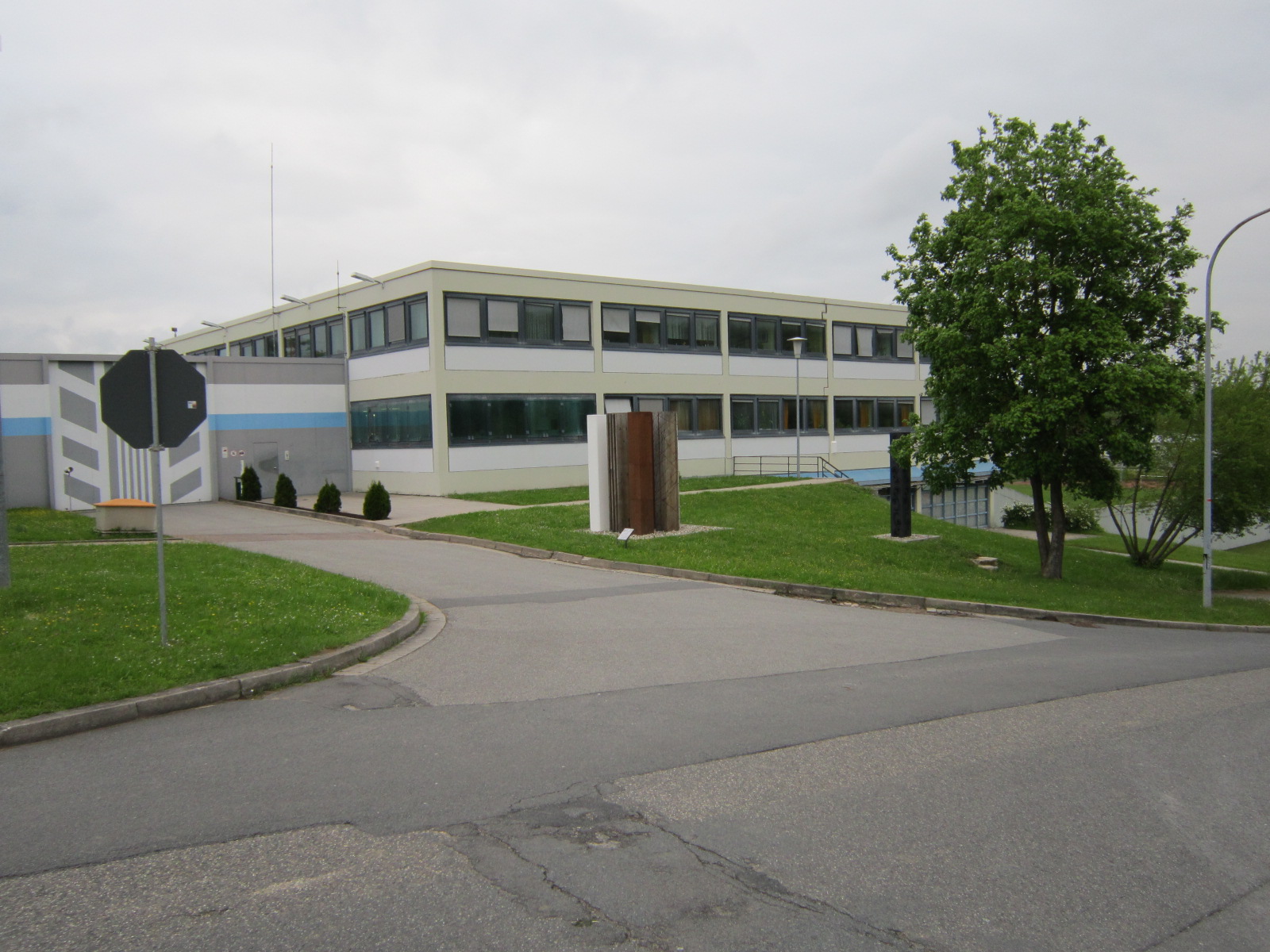 Eingangsbereich der Justizvollzugsanstalt Adelsheim