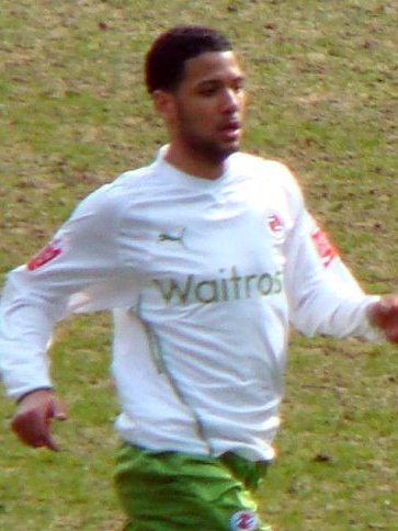 File:Jobi McAnuff - reading (cropped).jpg