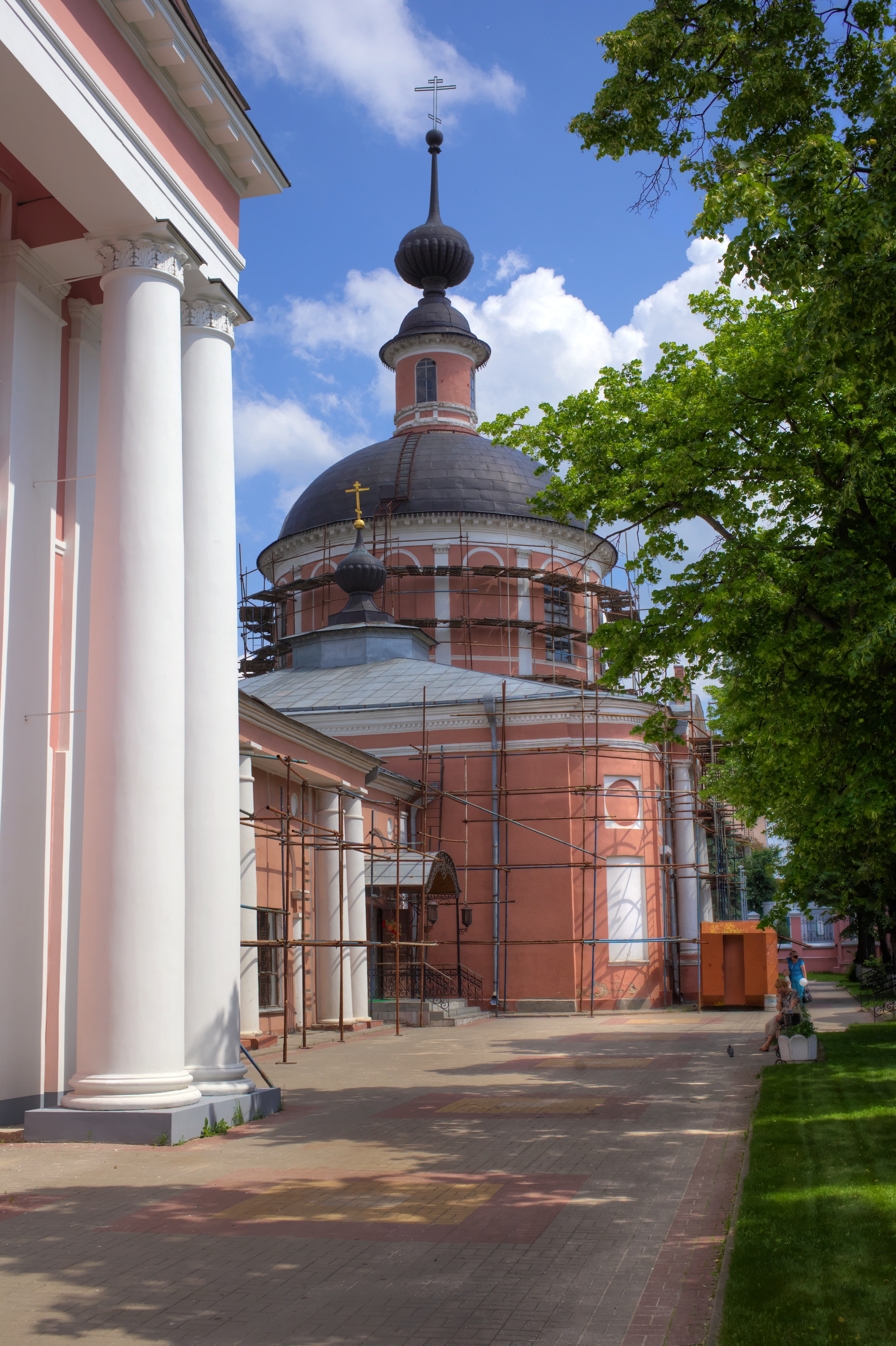 Церковь жен мироносиц Калуга. Калуга Церковь на Кирова. Храм жен мироносиц Калуга.