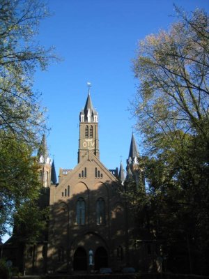 File:Kerk StWillebrord.JPG