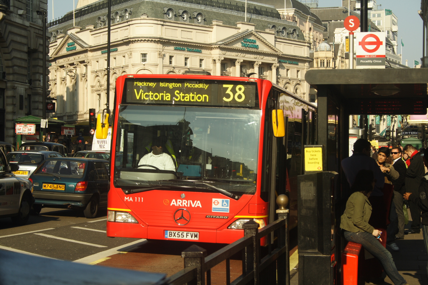 resultaat Corrupt Stroomopwaarts File:London Bus route 38 at Picadilly.jpg - Wikimedia Commons