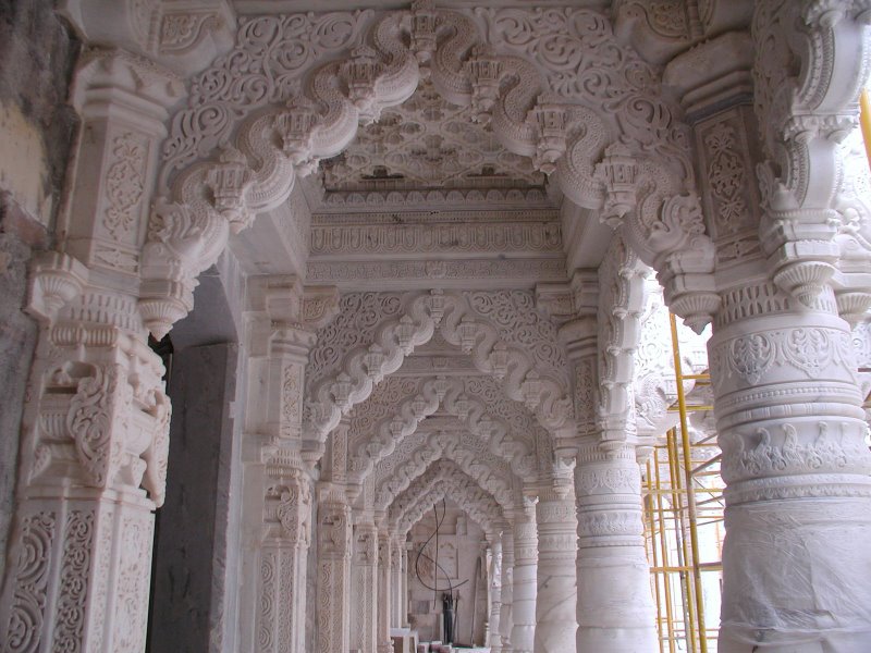 File:Marble Pillars.JPG