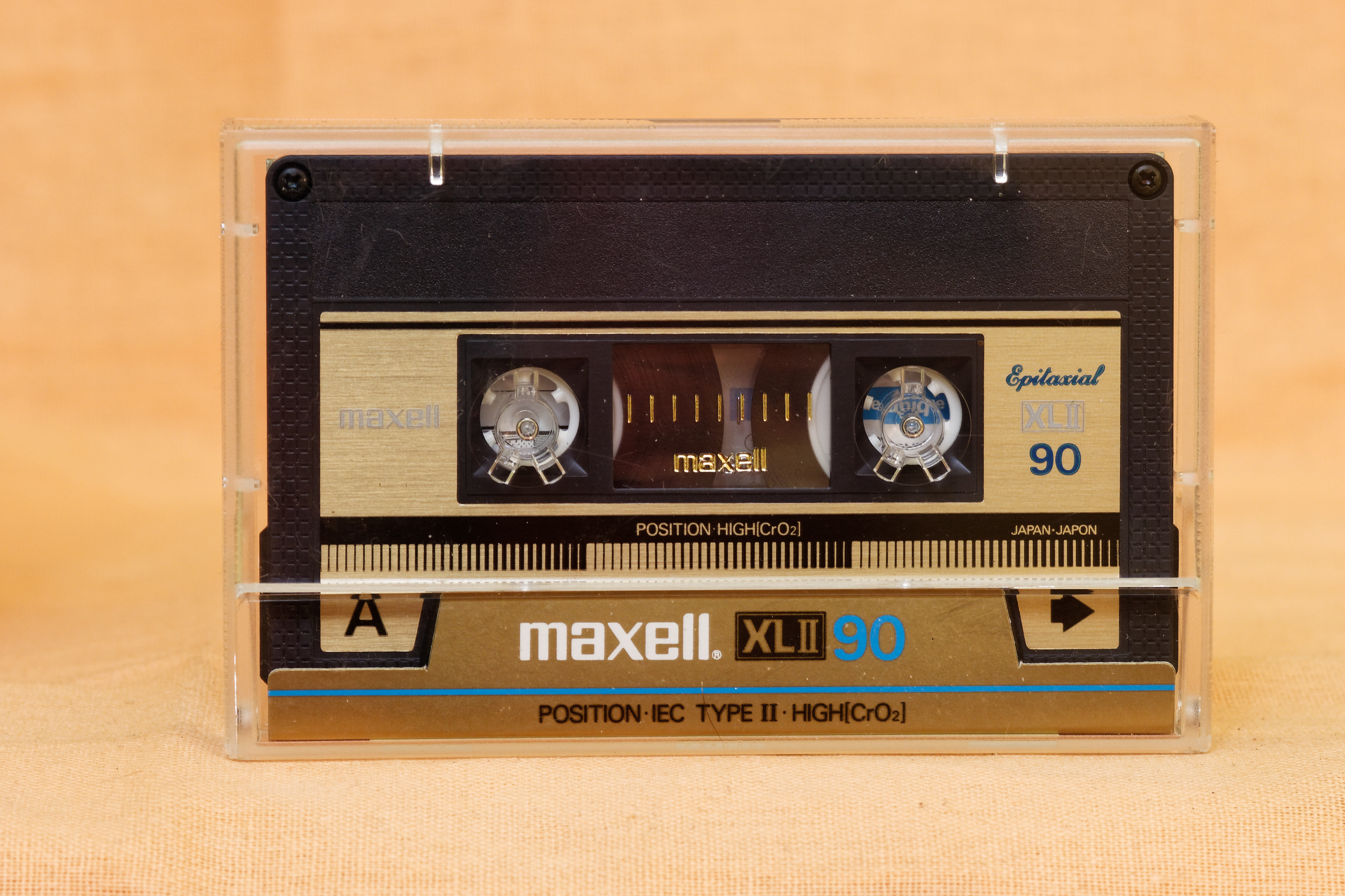 Maxell XLII