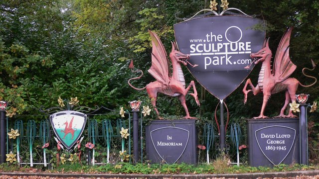 Memorial at the "Pride of the Valley" - geograph.org.uk - 1549288