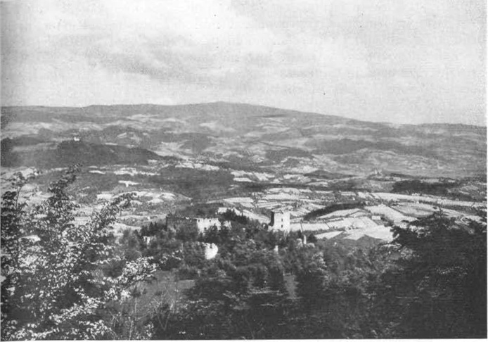 File:Pogled na Pohorje s Konjiške gore, razvalina Tattenbach 1935.jpg