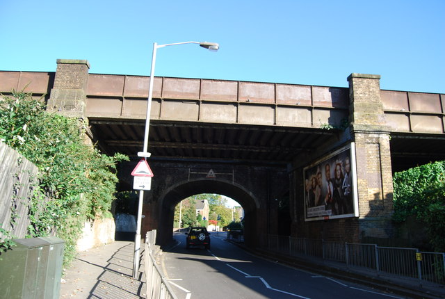 File:Railway bridge over Croham Rd - geograph.org.uk - 2153143.jpg