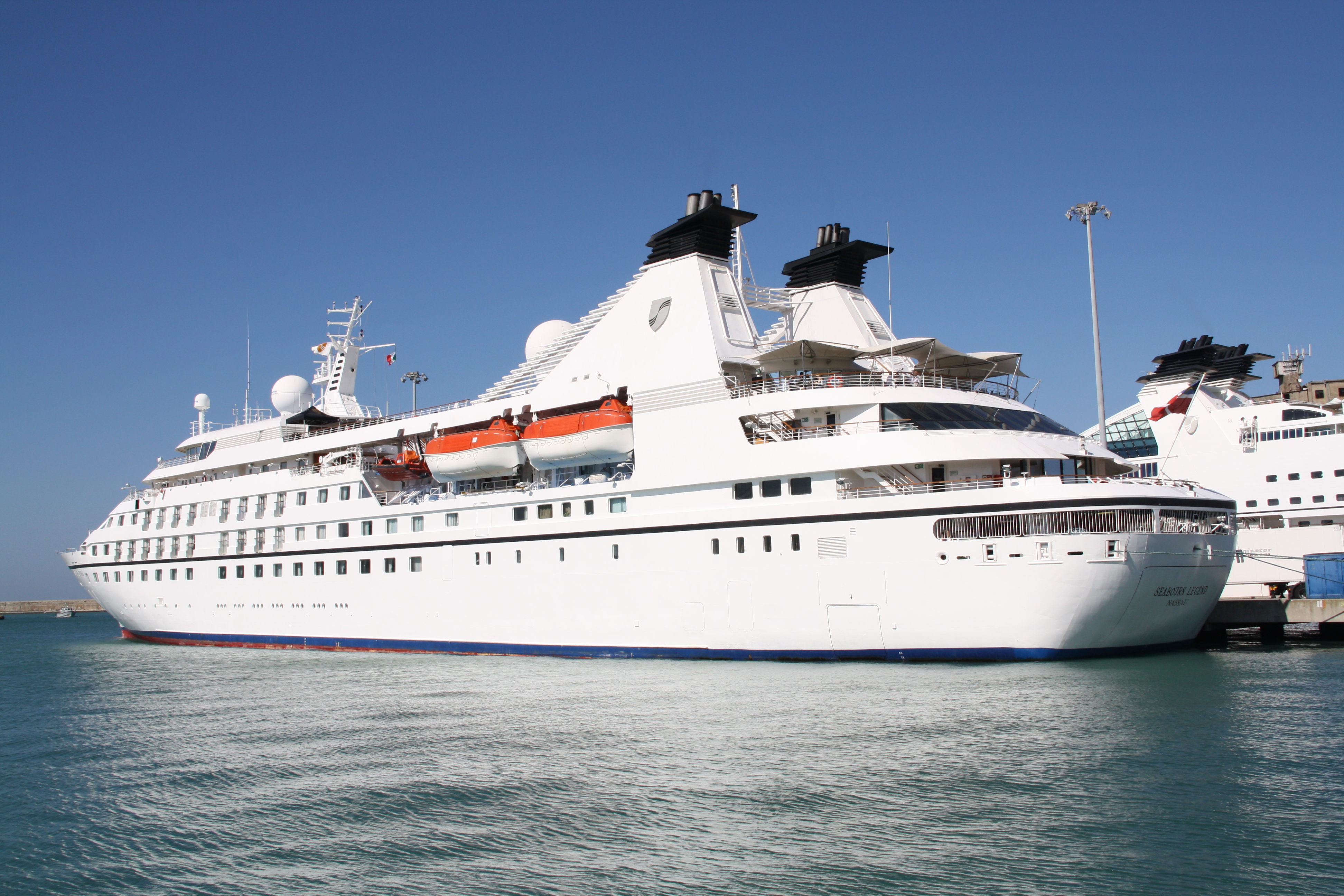 Seaborn. Корабль Seabourn Legend. Корабль Seabourn Spirit. Liner Seabourn Pride. Судно Легенда Сочи.