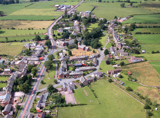 File:TempleSowerby(SimonLedingham)Jul2003.jpg