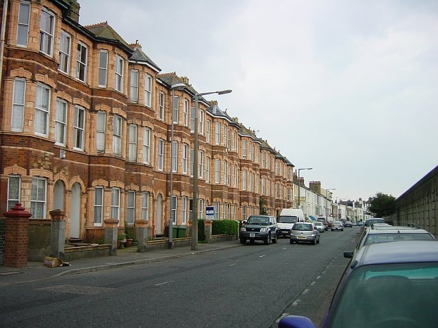 File:Terraced houses on Marine Parade, Sheerness - geograph.org.uk - 42658.jpg