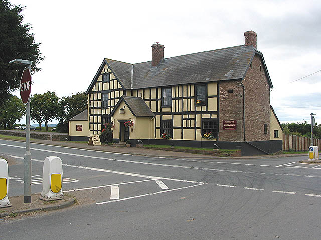 File:The New Inn, St. Owen's Cross - geograph.org.uk - 540631.jpg