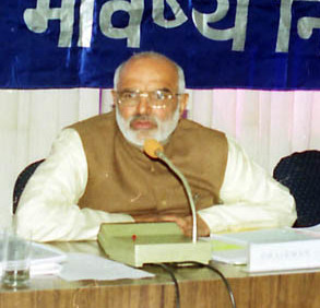 The Union Labour Minister Dr. Sahib Singh chairing the 165th Meeting of the CBT, Employees Provident Fund in New Delhi on December 3, 2003 (Wednesday) (cropped).jpg