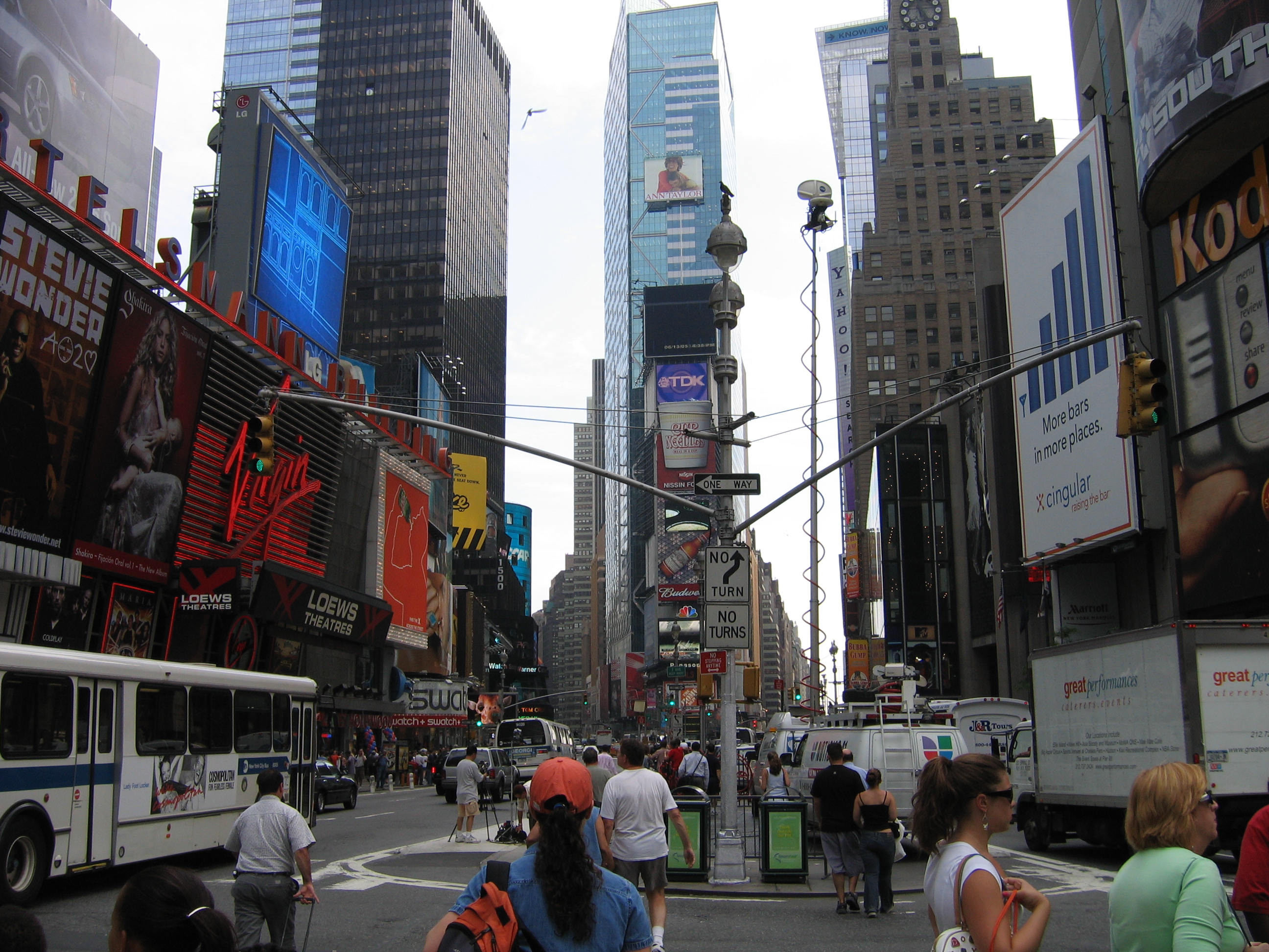 File:Times Square New York City FLICKR 1.jpg - Wikimedia Commons