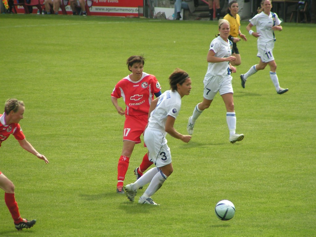 Futbol femení - Viquipèdia, l'enciclopèdia lliure