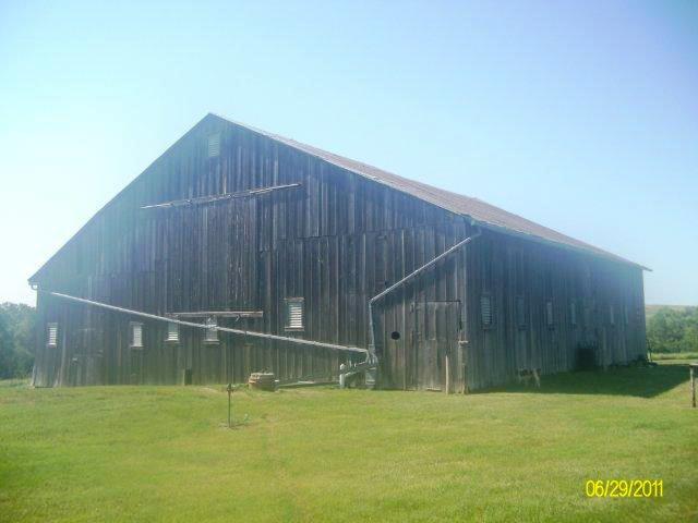 File:Weigandt Barn 02.jpg