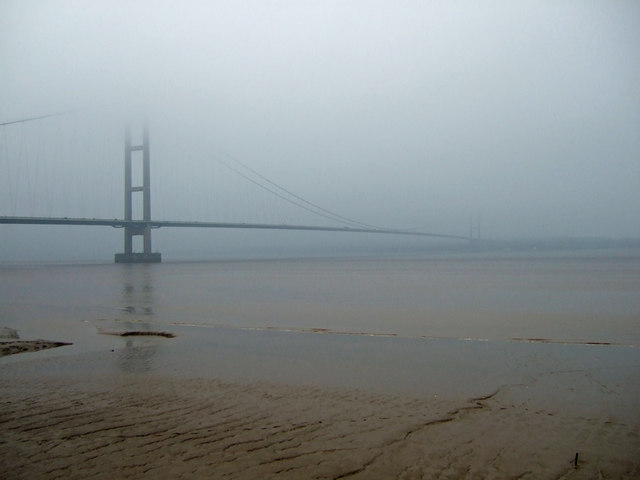 File:Winter Solstice on the Humber - geograph.org.uk - 637913.jpg