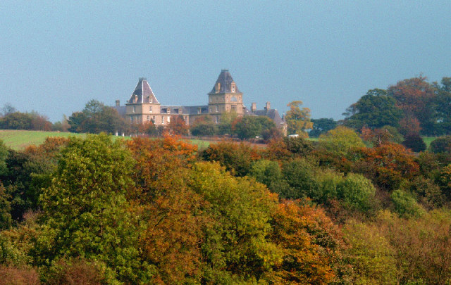 File:Wynnstay Hall - geograph.org.uk - 70973.jpg