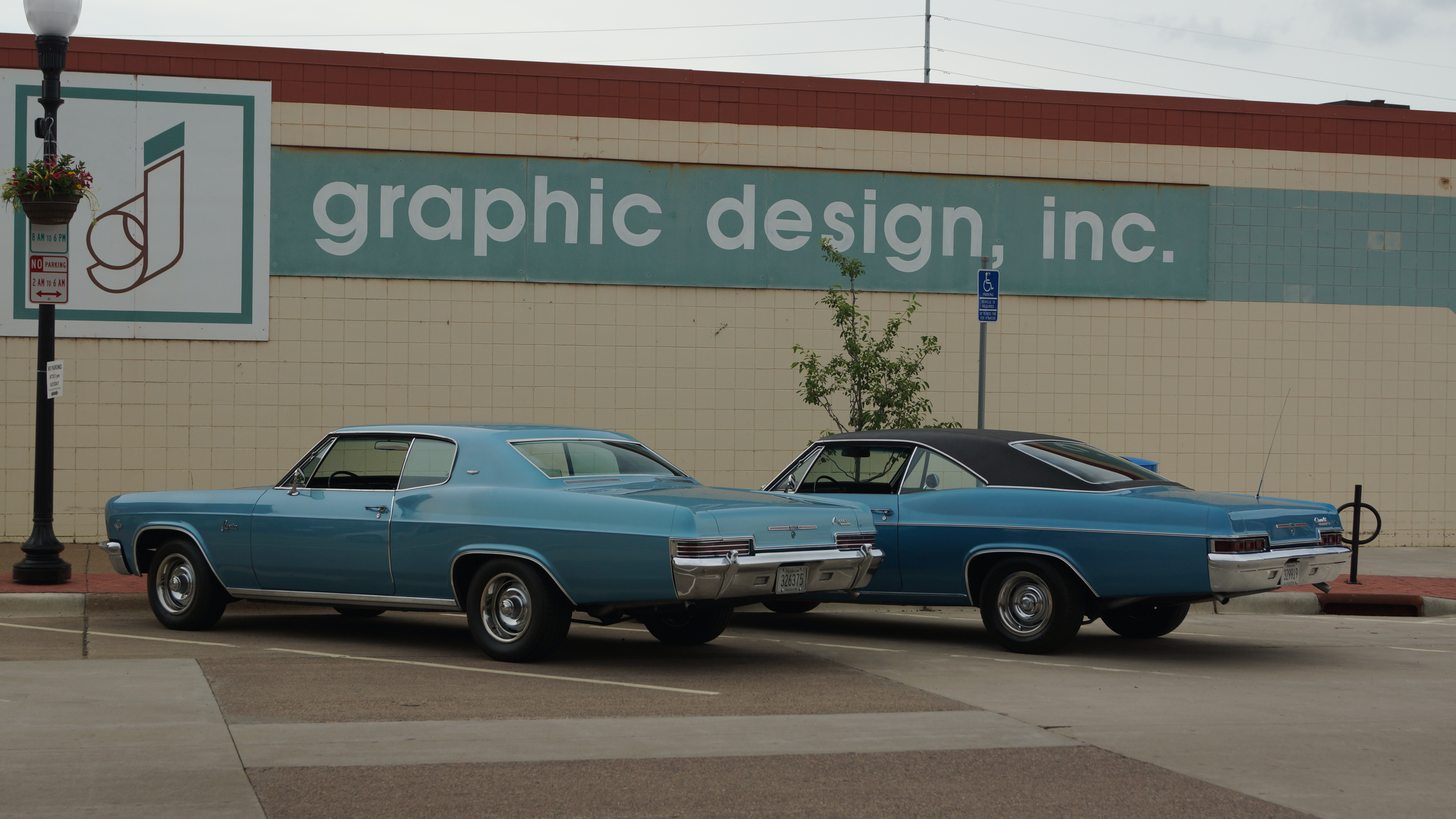 File:1966 Chevrolet Caprice and Impala SS (28264530237).jpg