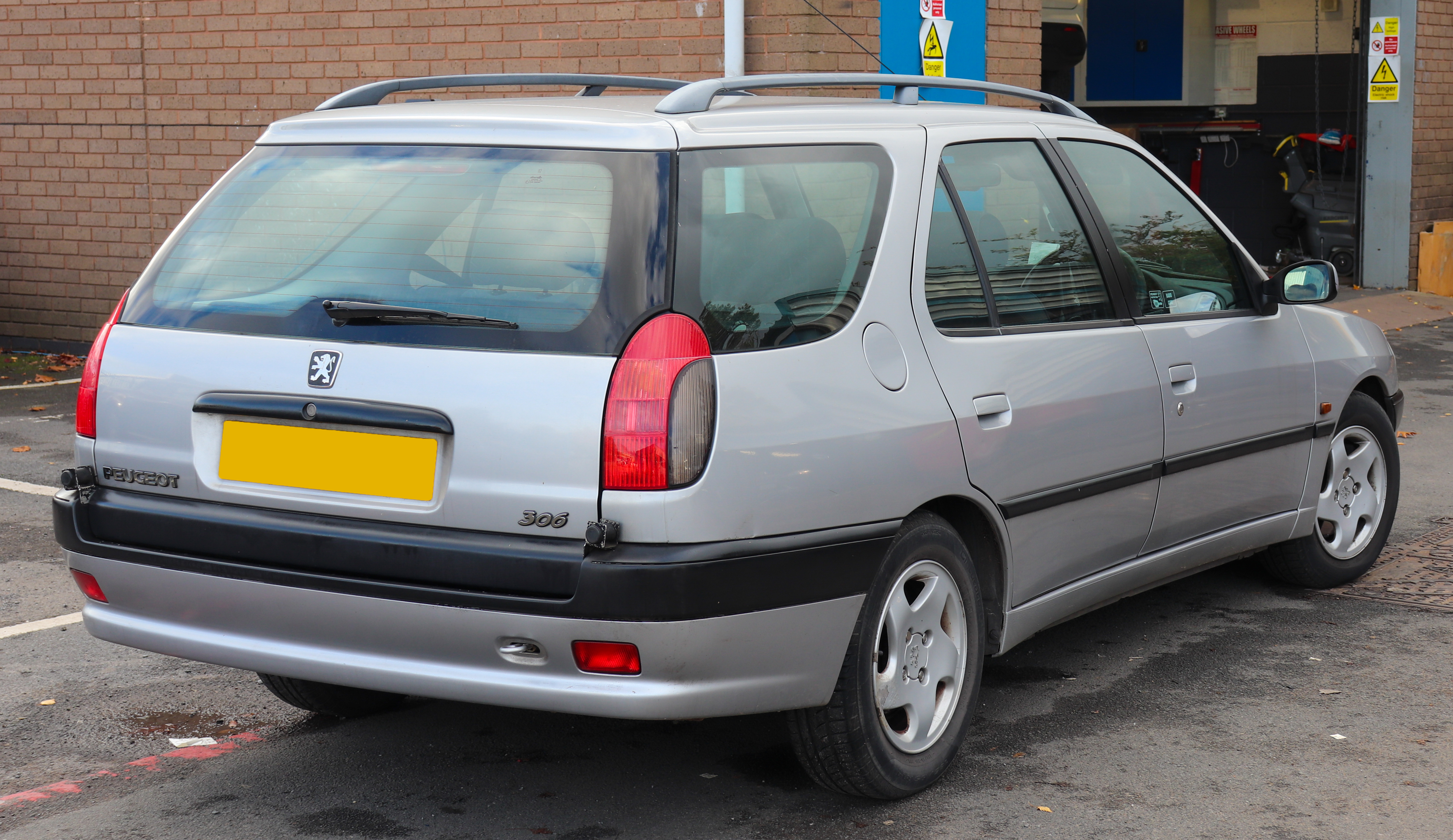 PEUGEOT 306 5 doors Specs & Photos - 1997, 1998, 1999, 2000, 2001