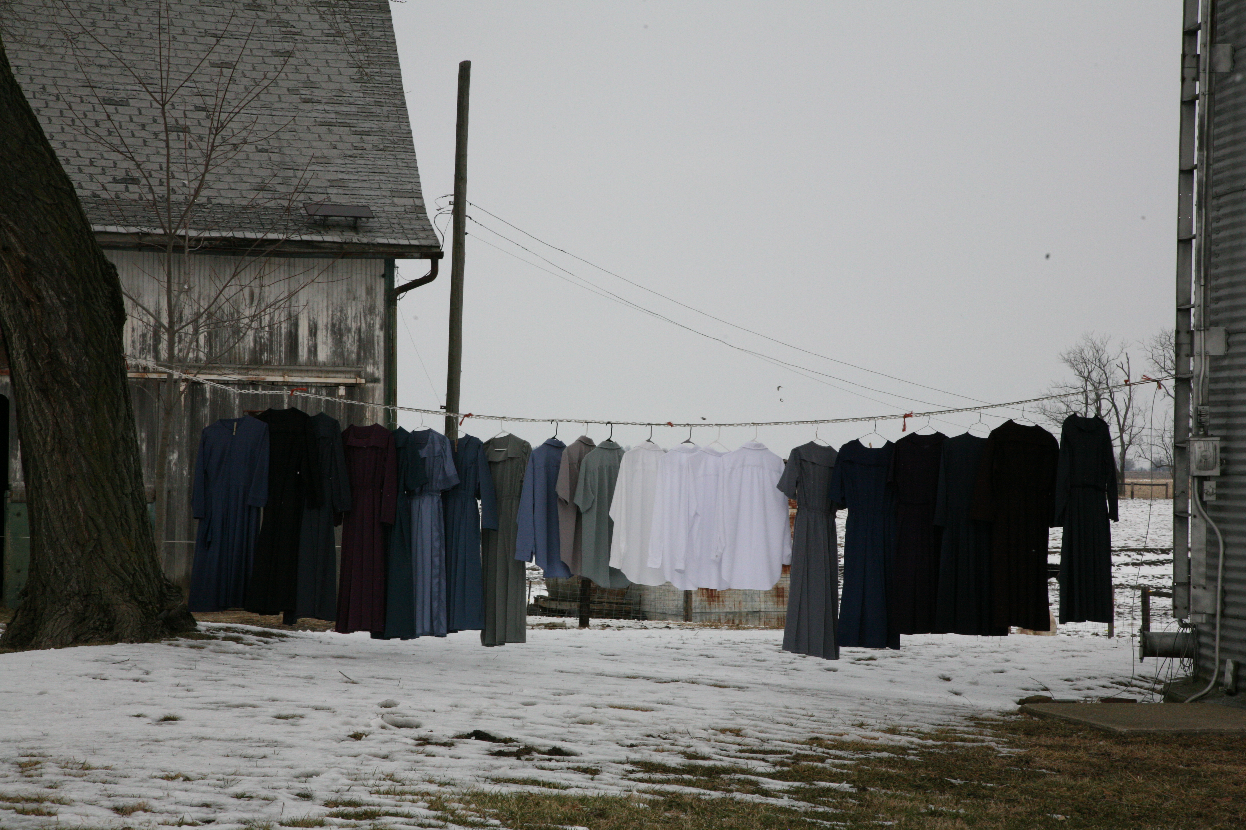 File:Amish clothesline 2.jpg - Simple English Wikipedia, the free  encyclopedia