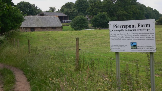 File:Approaching Pierrepont Farm - geograph.org.uk - 1352232.jpg