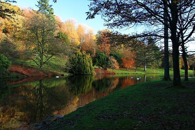 File:Autumn Colours - Stourhead - geograph.org.uk - 1044915.jpg