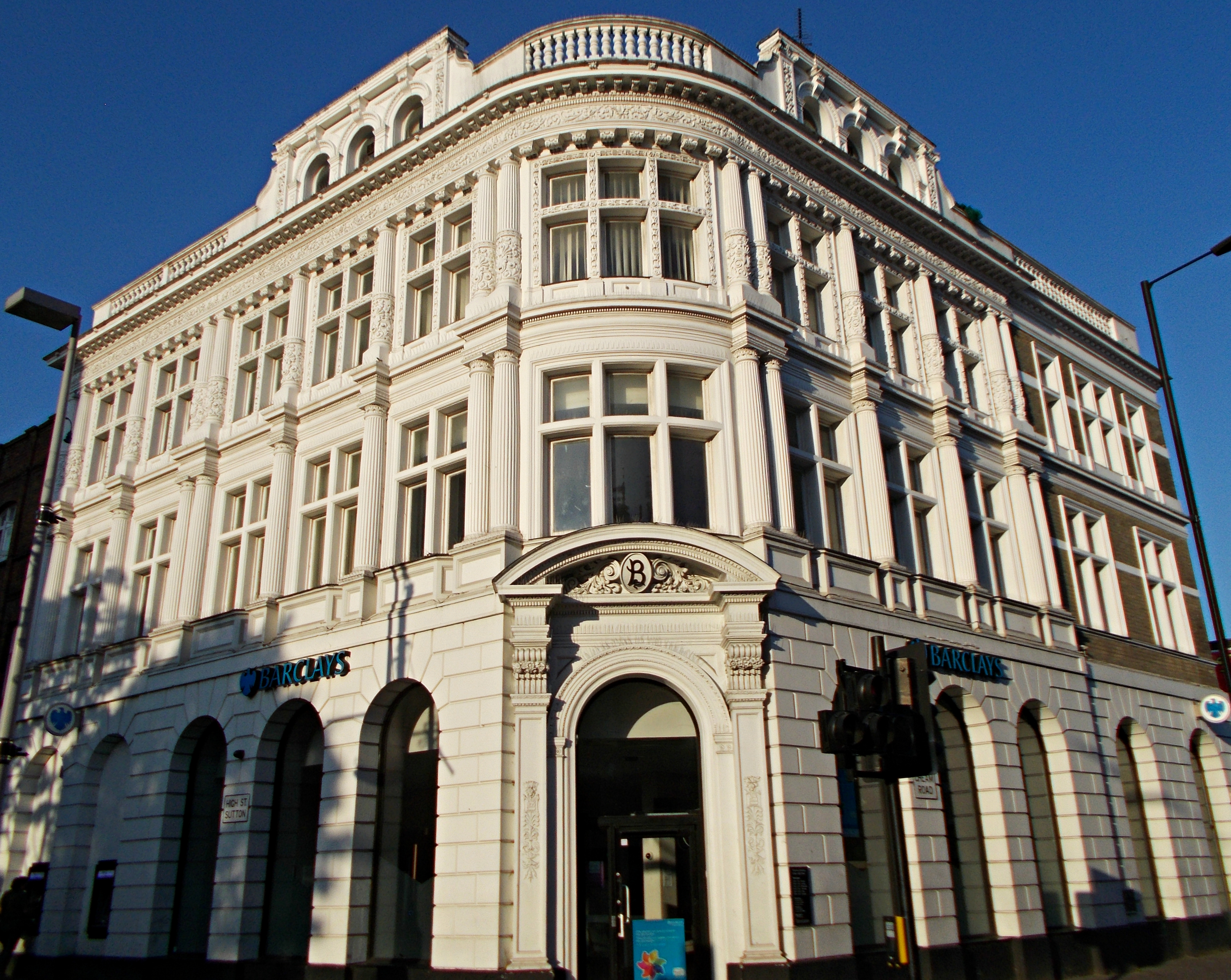 фото здания банка