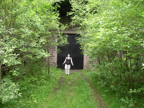 File:Blocked off Tunnel at Monsal - geograph.org.uk - 59090.jpg