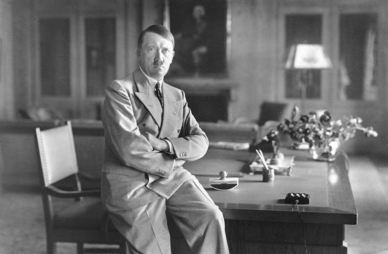 10 самых популярных людейAdolf Hitler  Адольф Гитлер 