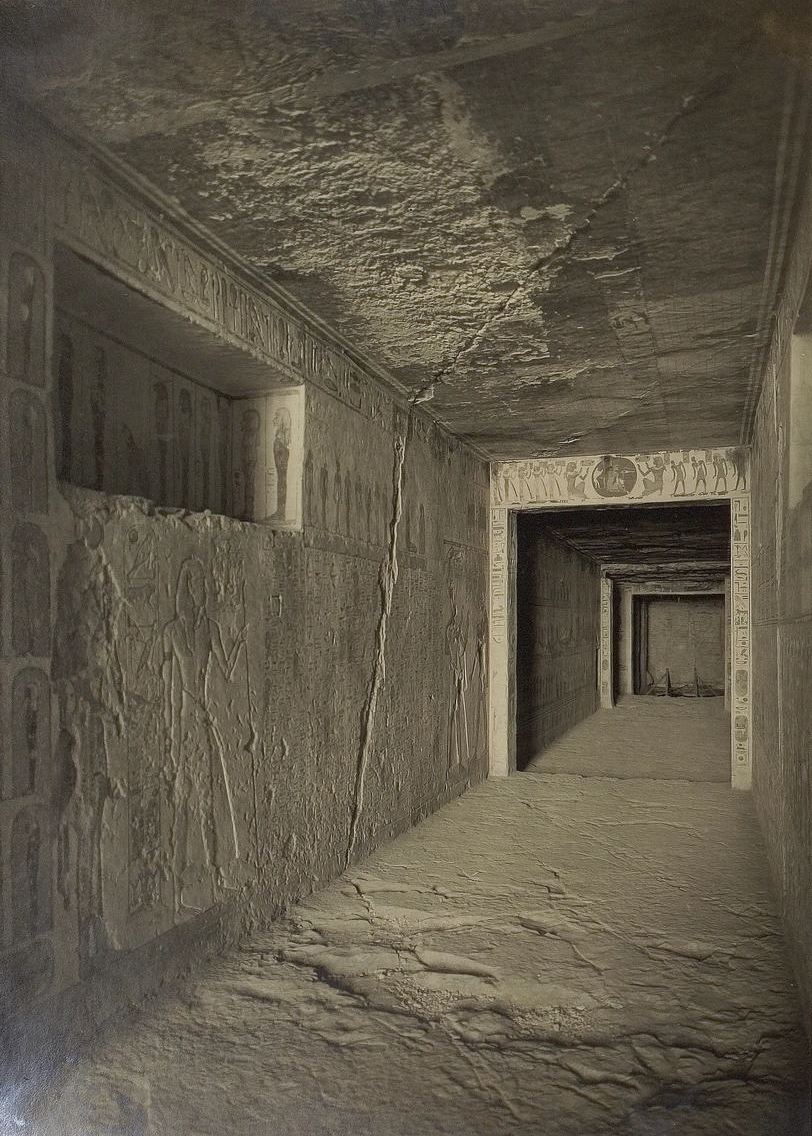 File:Burton Tutankhamun tomb photographs 1 030.jpg - Wikimedia Commons