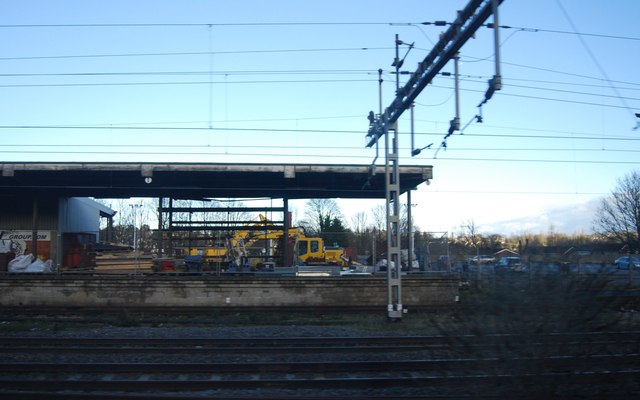 File:By the railway line in Hemel Hempstead - geograph.org.uk - 3892974.jpg