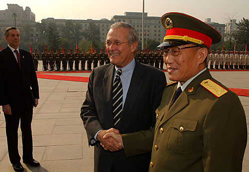 File:Cao Gangchuan meeting Donald Rumsfeld.jpg