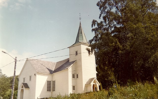 File:Eikefjord kirke.jpg