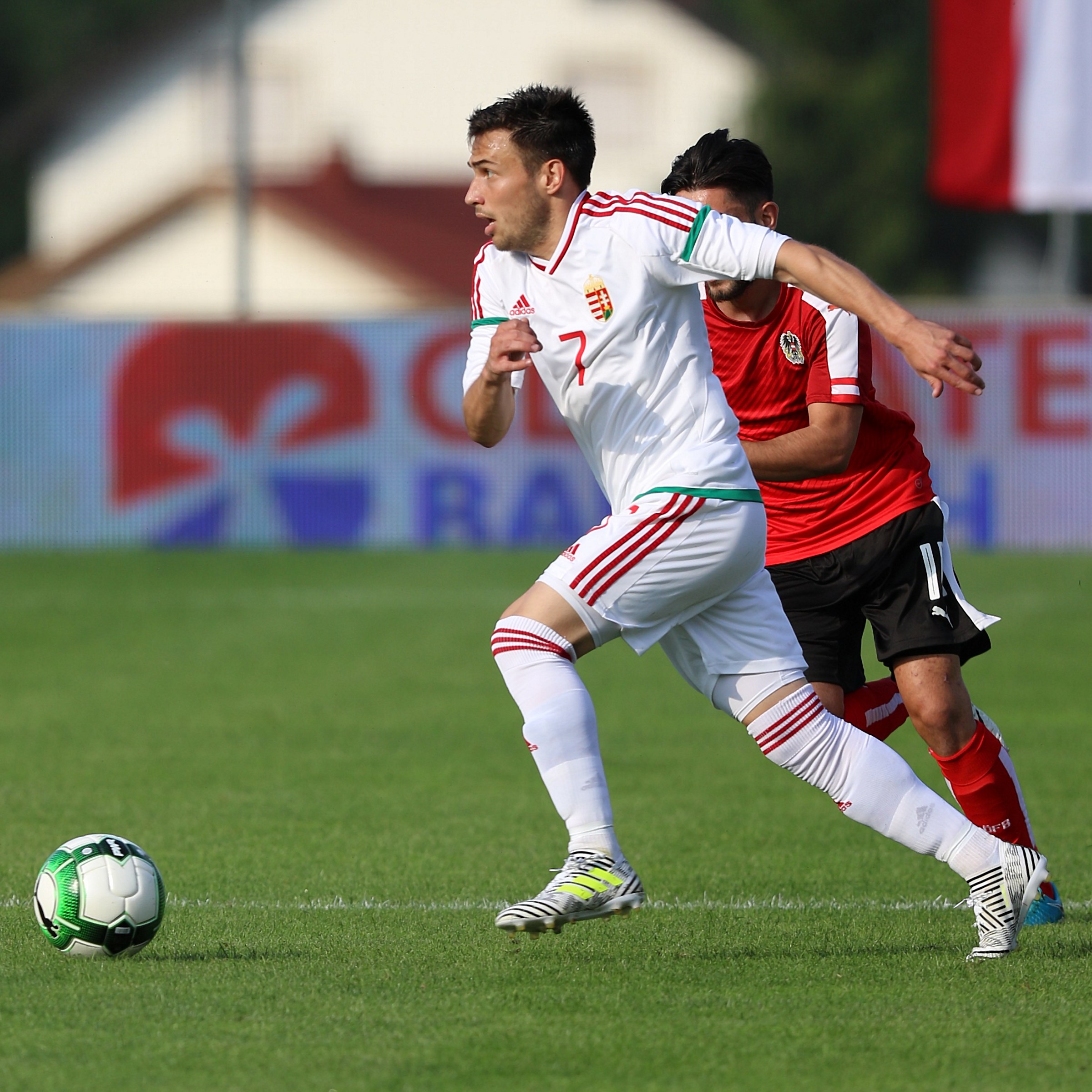 Венгрия против Румынии. Афиша Испания Австрия u19. Austria is playing versus Hungary.