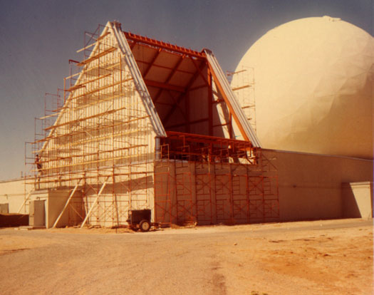 File:HAPDAR radar under construction.jpg