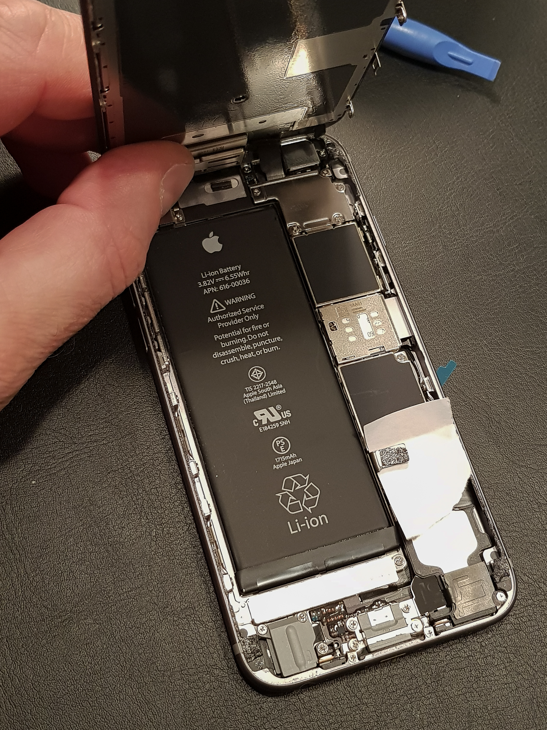 Ремонт iphone. Iphone 11 Repair. Починить айфон. Repair iphone 12. Разобранный айфон.