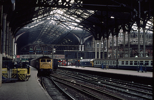 File:Liverpool Street station in 1984.jpg