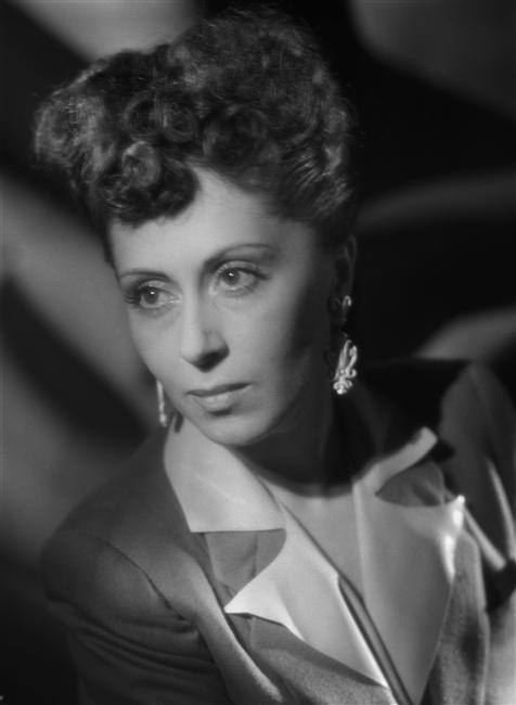 Marie-José Harcourt 1942.jpg