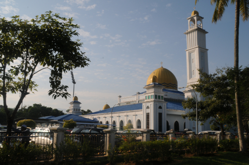 File:Masjid Ar Rahimah Kuala Kubu Bharu.jpg