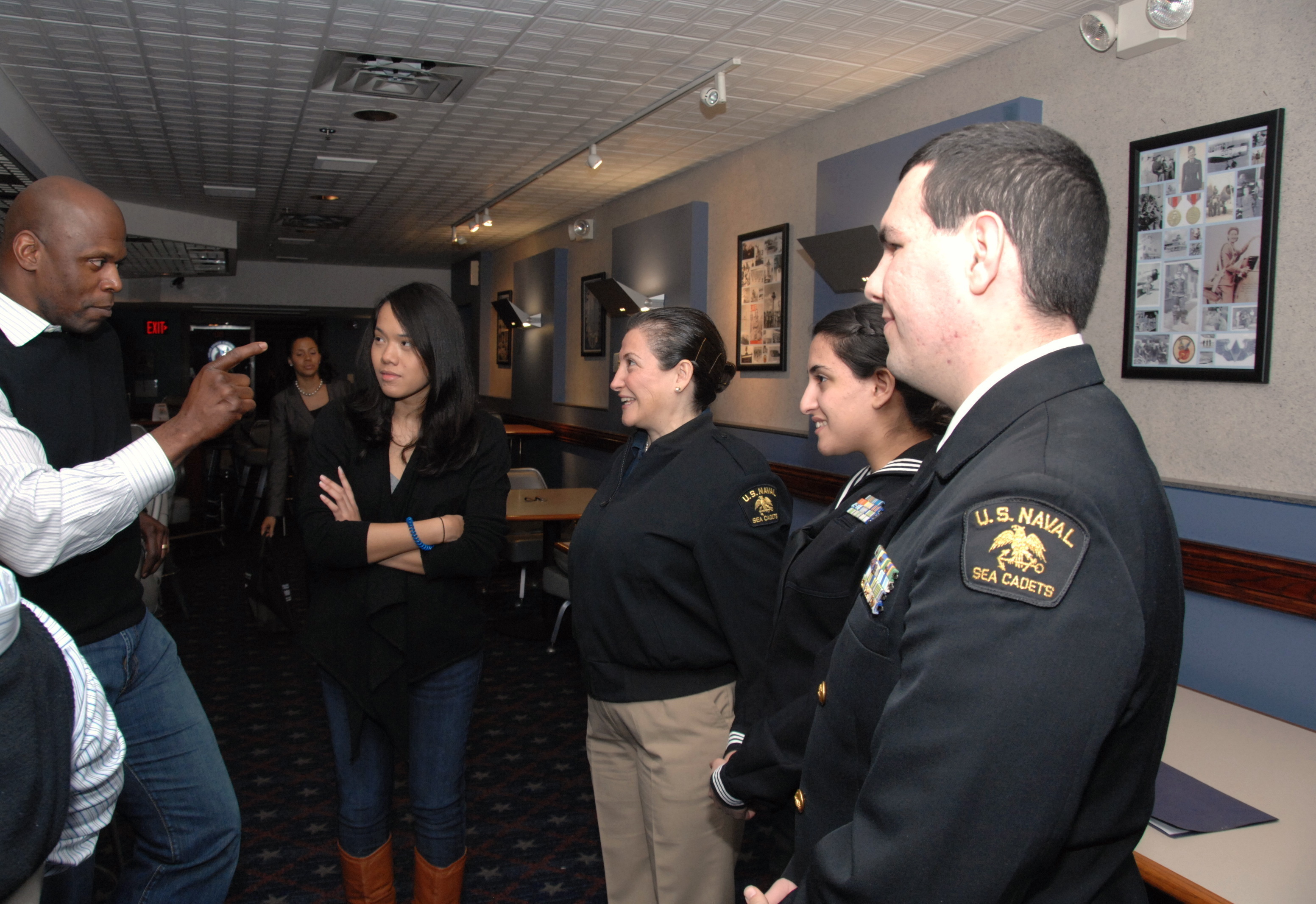 Filenfl Players Watch Playoff With Dc Military