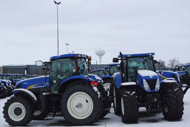 File:New Holland Tractor Factory, Basildon, Essex.jpg