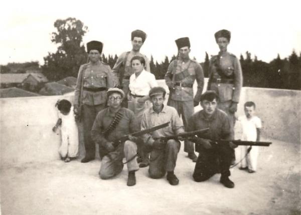 File:PikiWiki Israel 307 Kibutz Gan-Shmuel sk3- 38 גן-שמואל-הנוטרים 1936-7.jpg