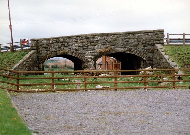 File:Railway Bridge - geograph.org.uk - 346574.jpg