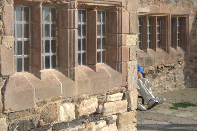 File:Resting the ol' Legs - geograph.org.uk - 973054.jpg