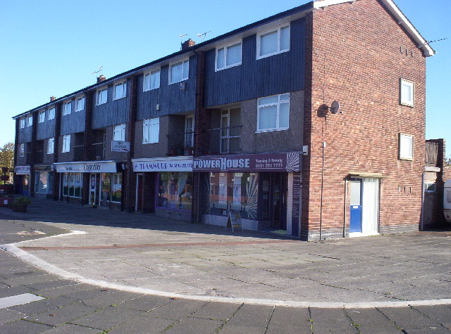 File:Shops on Estate - geograph.org.uk - 78017.jpg