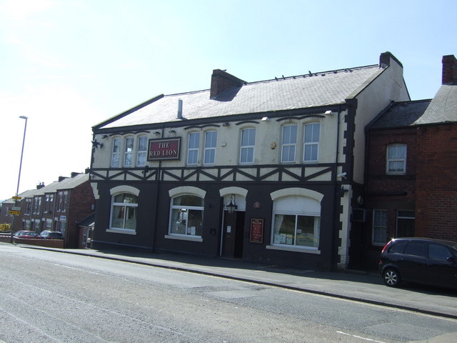 The Red Lion pub, Durham Road (A167), Birtley - geograph.org.uk - 3441040