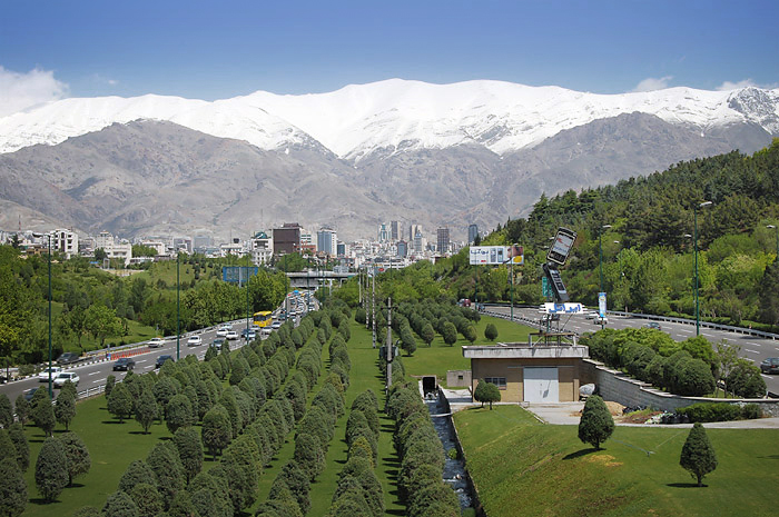 File:Tochal from Modarres Expressway.jpg