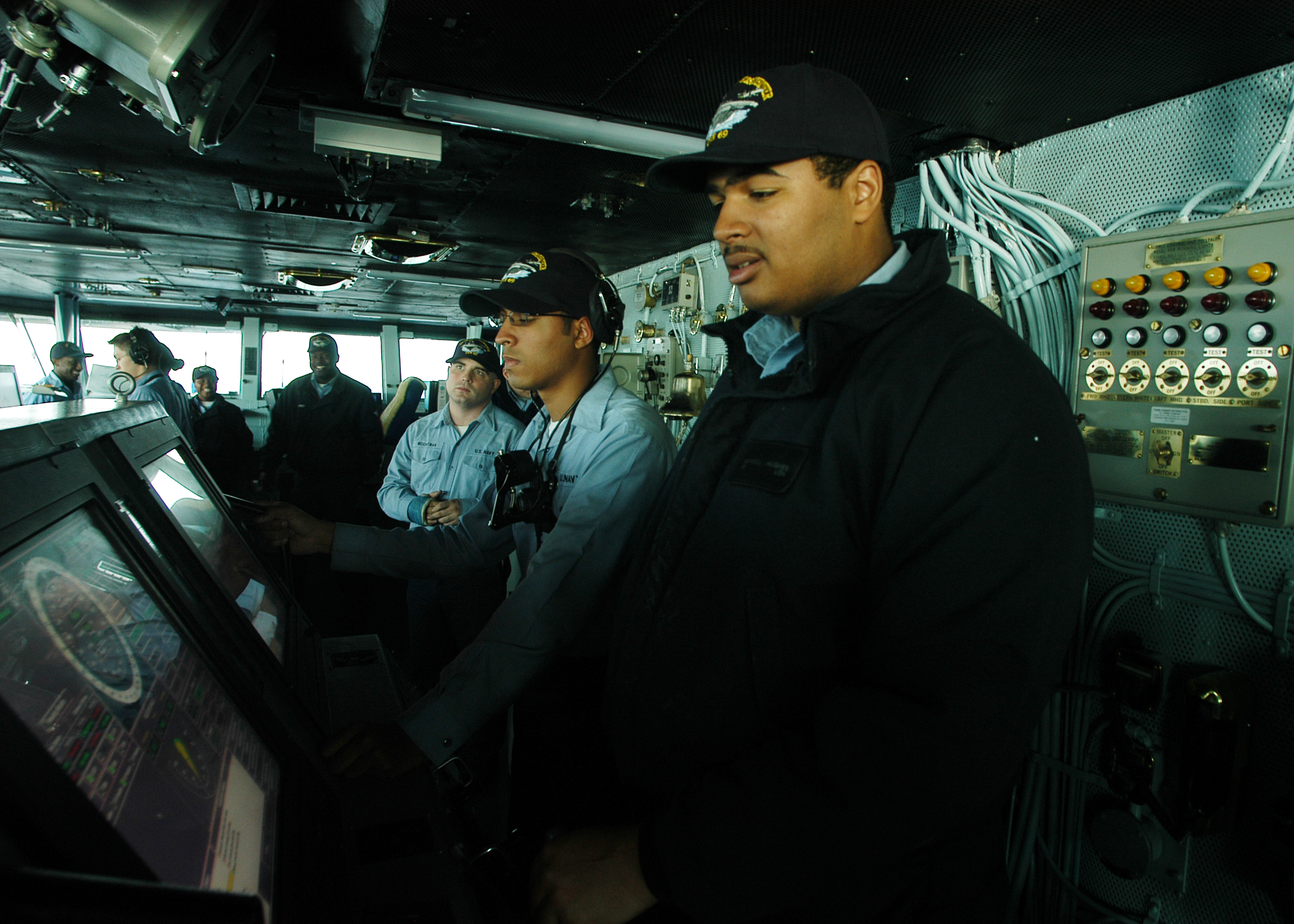 File:US Navy 051202-N-9641C-004 Personnel on the bridge ...