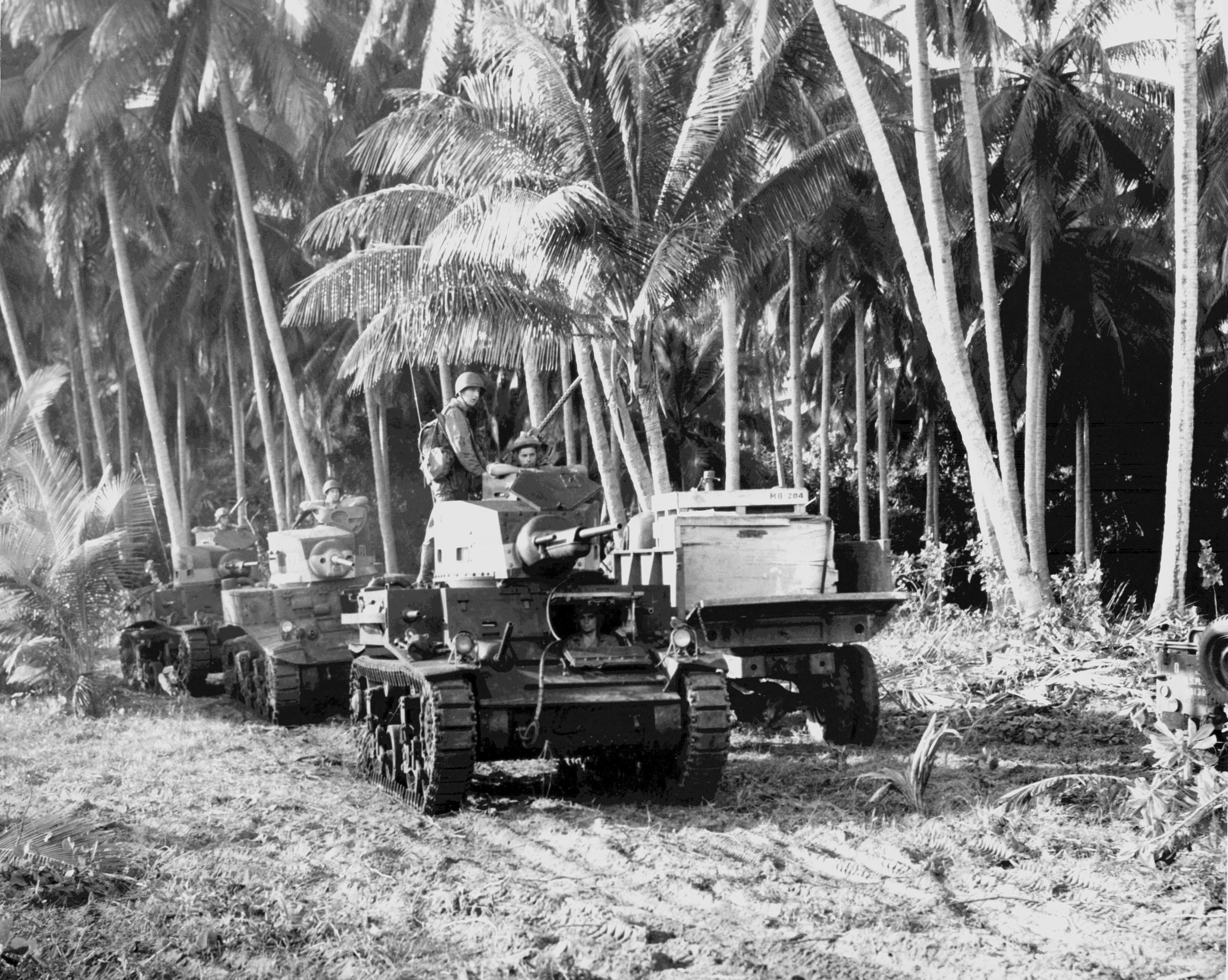 Chars légers / Light Tank US_tanks_in_Guadalcanal_%28closeup%2C_hi_res%29