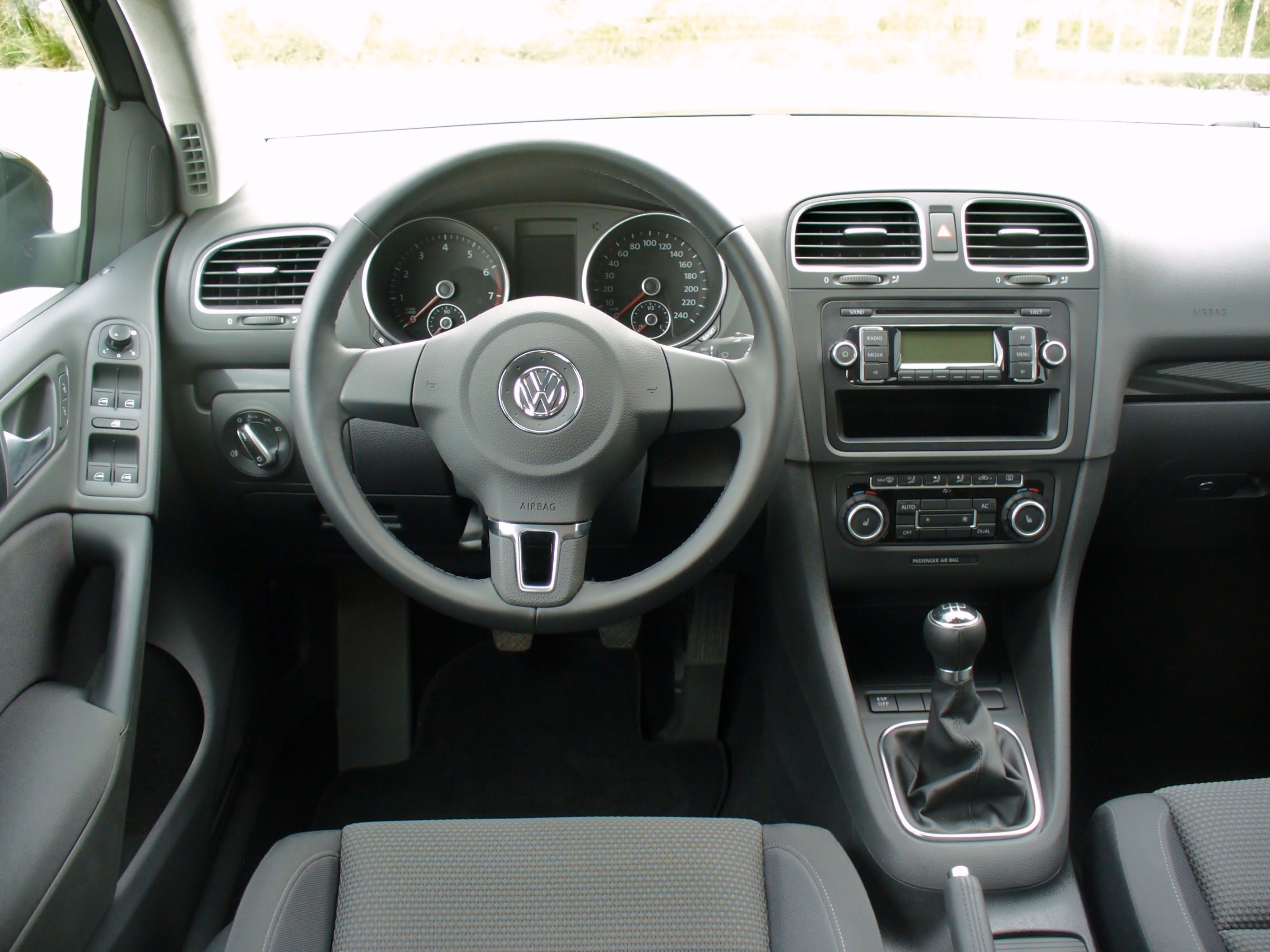 File Vw Golf Vi 1 4 Comfortline Deep Black Interieur Jpg