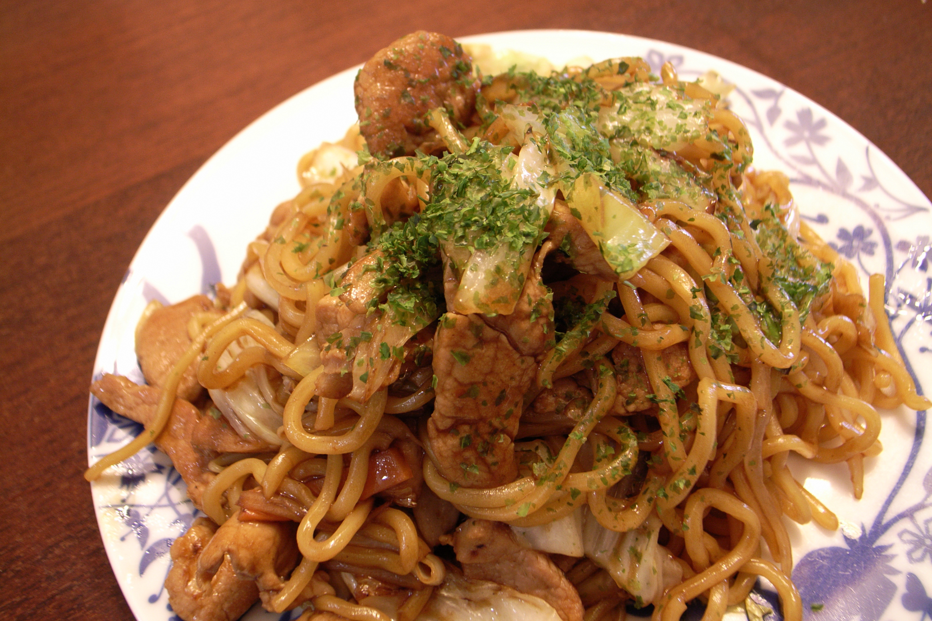 File:Yakisoba by yoppy  - Wikimedia Commons